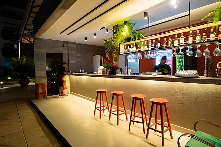 Apto Pé na Areia em Resort com Piscina Privativa