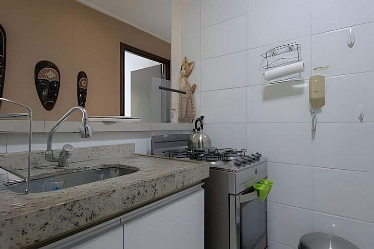 Apartamento Cond Pé na Areia com Varanda