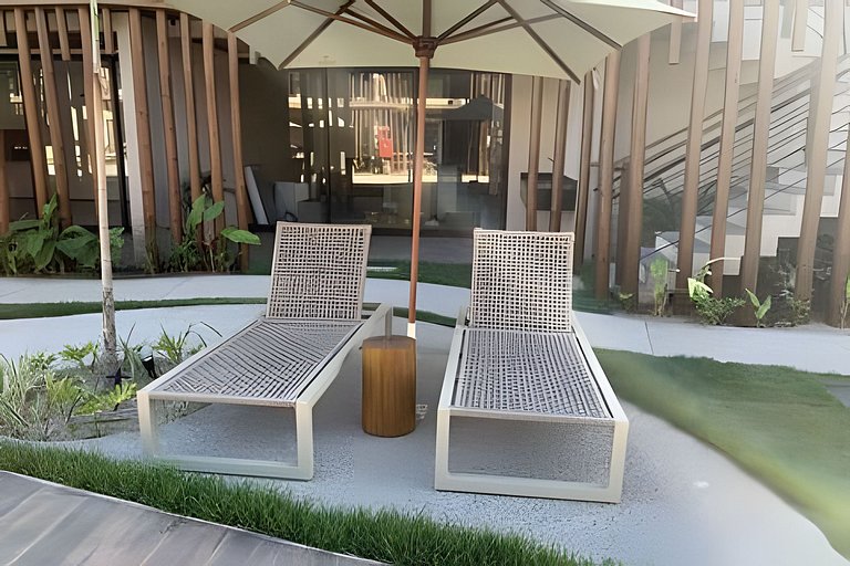 Cond. Apartment. Beach Access for 5 People