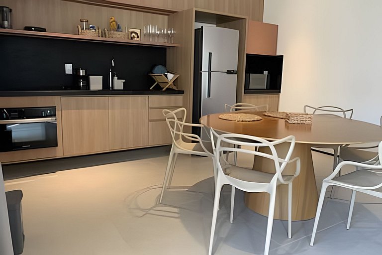 Cond. Apartment. Beach Access for 5 People