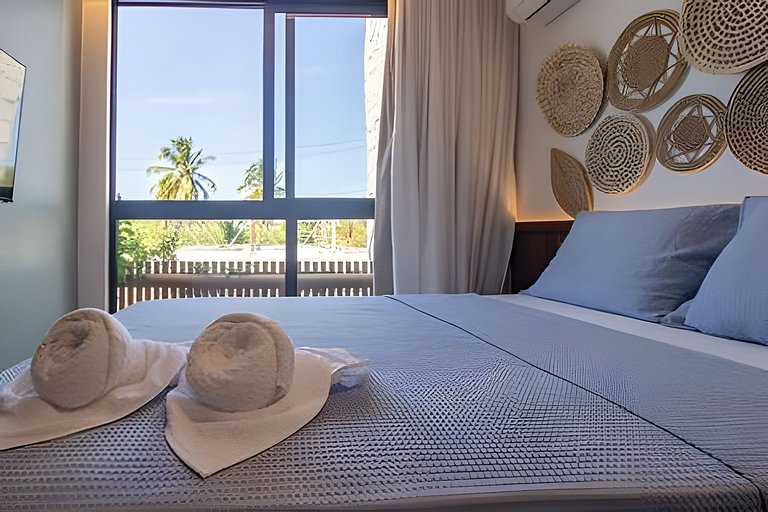 Three-story house with 3 en-suite bedrooms, swimmi